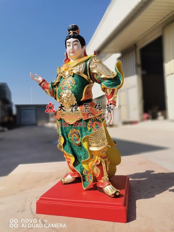 開(kāi)閩王弟子右側照